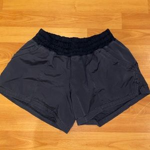 lululemon black running shorts women size 6